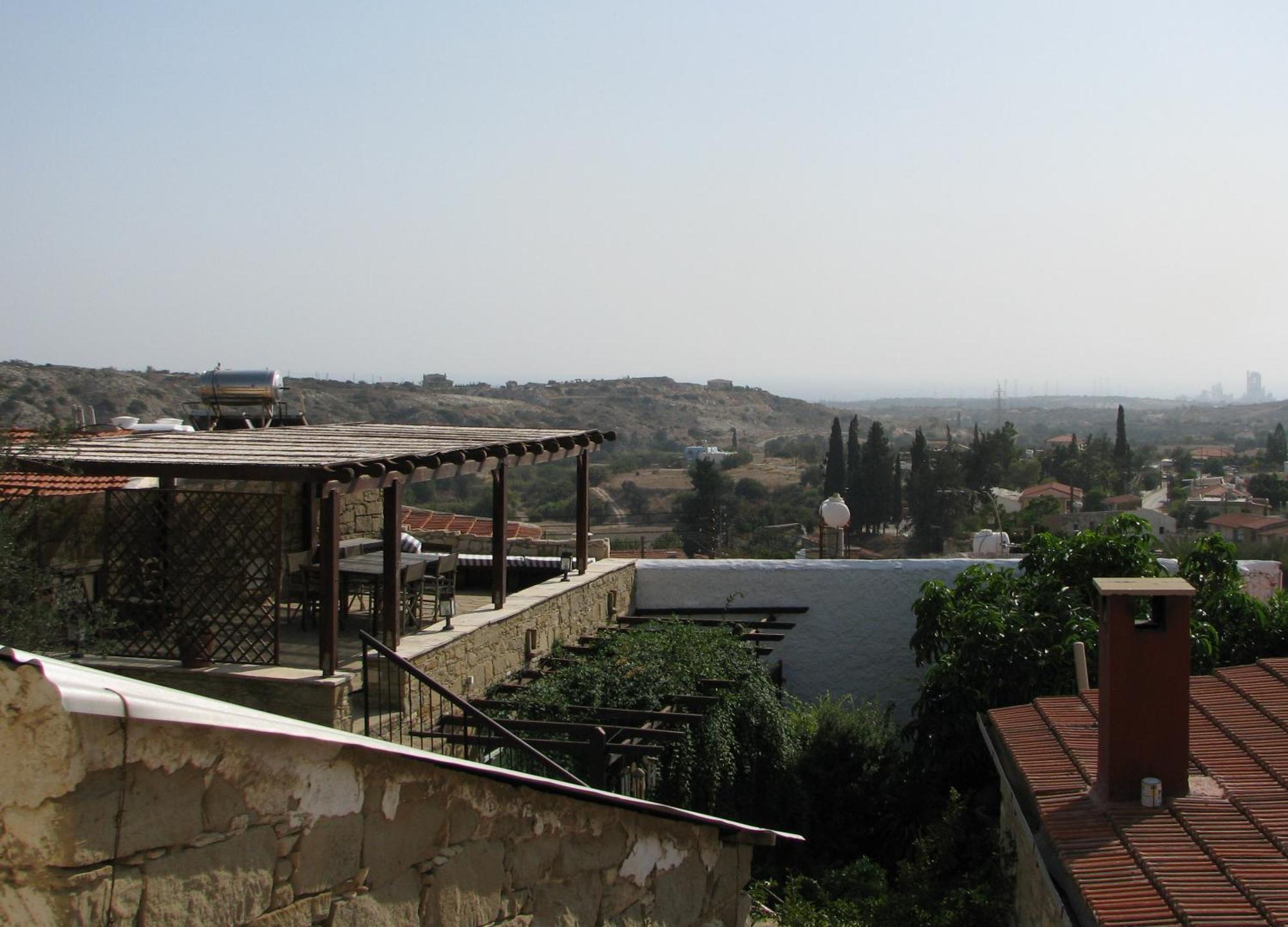 Dolphin Guest House And Studios Tochni Exterior photo