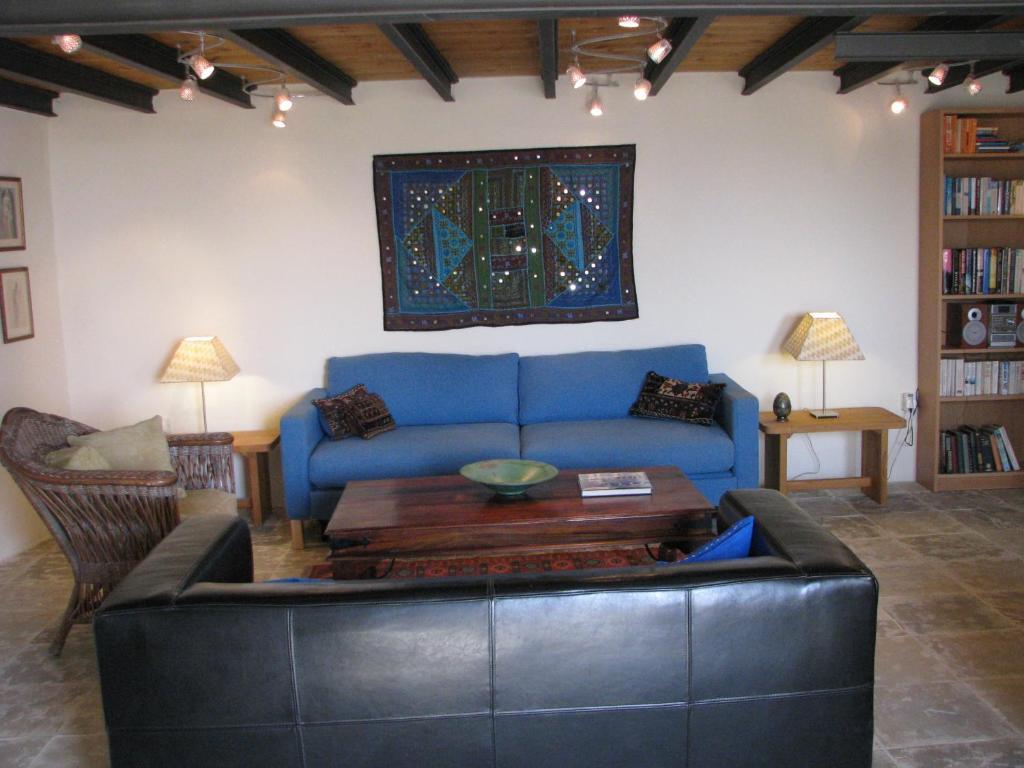 Dolphin Guest House And Studios Tochni Room photo
