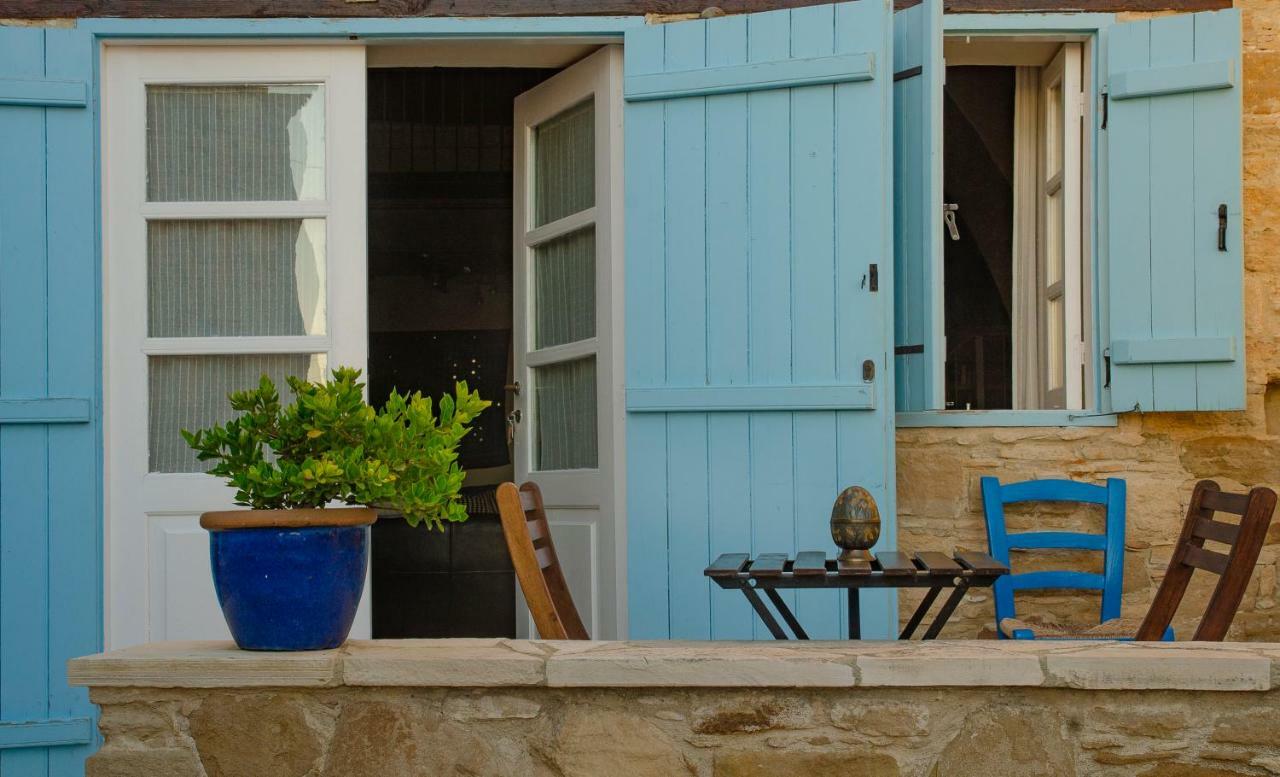 Dolphin Guest House And Studios Tochni Exterior photo