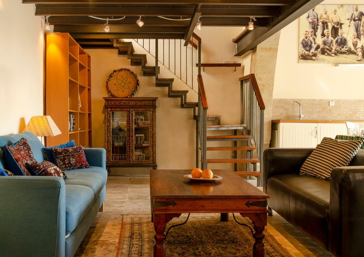 Dolphin Guest House And Studios Tochni Exterior photo